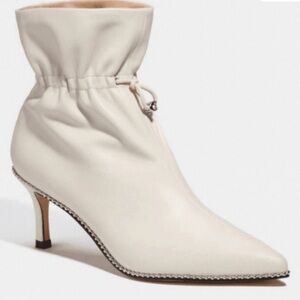 NEW/Coach White Heeled Boots/ size 7